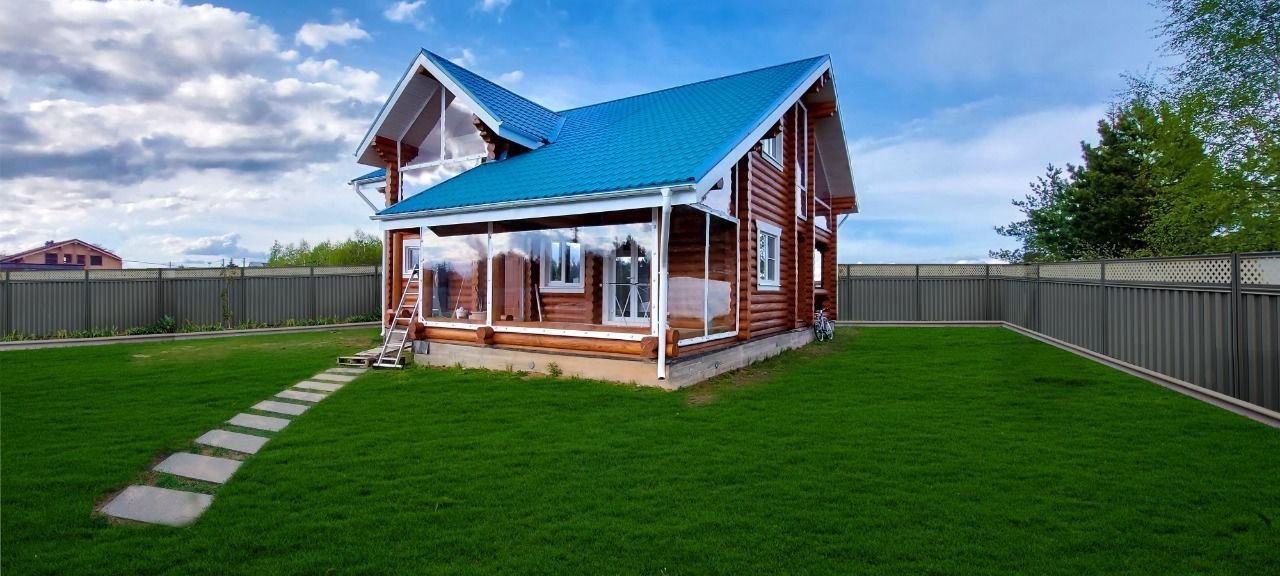 Мягкие окна на веранде загородного дома в посёлке Панино